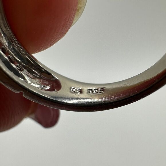 Stunning solid sterling silver ring with cz diamonds, size 5.5! - Picture 6 of 11